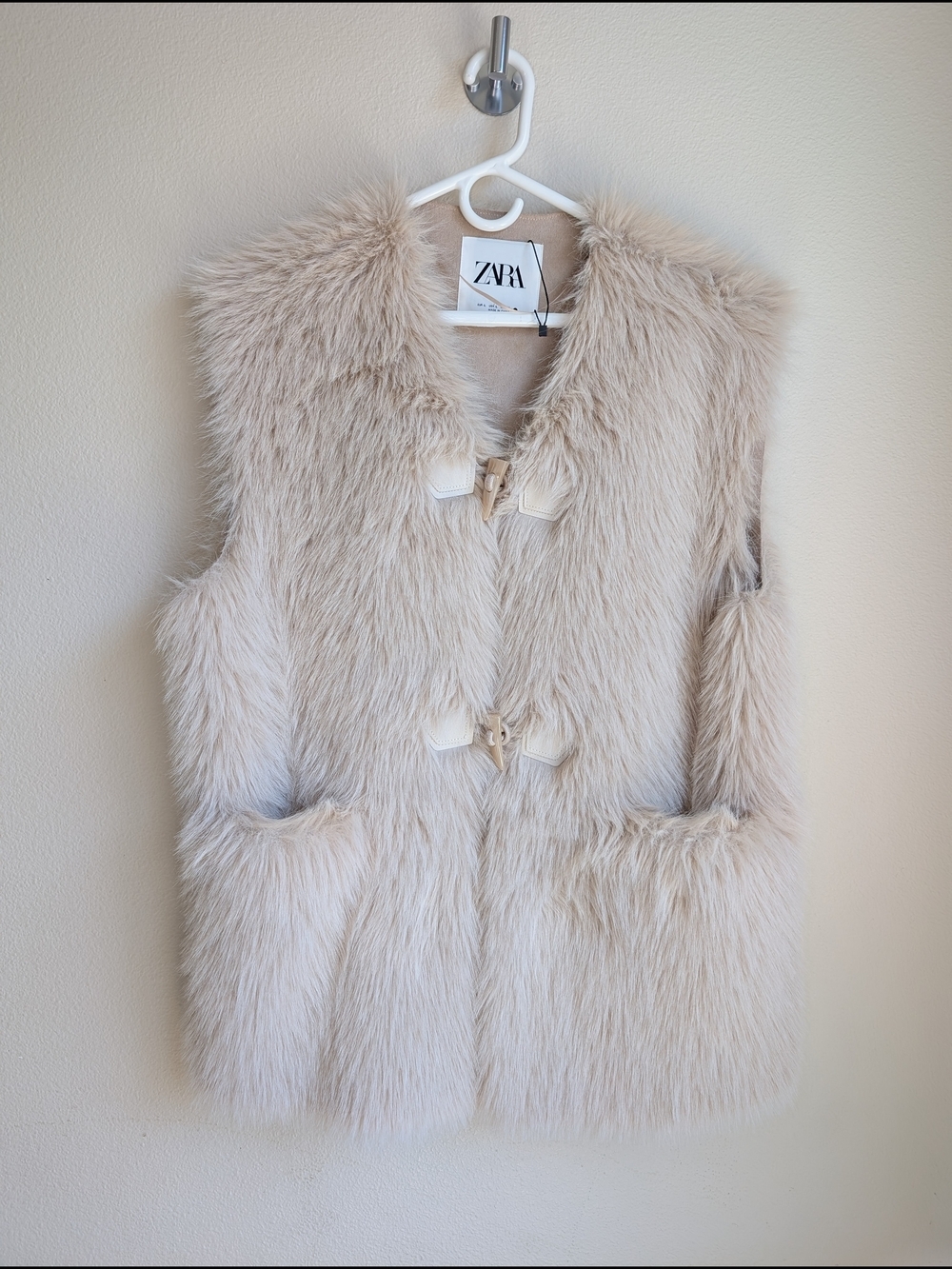 NEW Zara Cream Faux Fur Vest with Toggle Closures Women's Size L